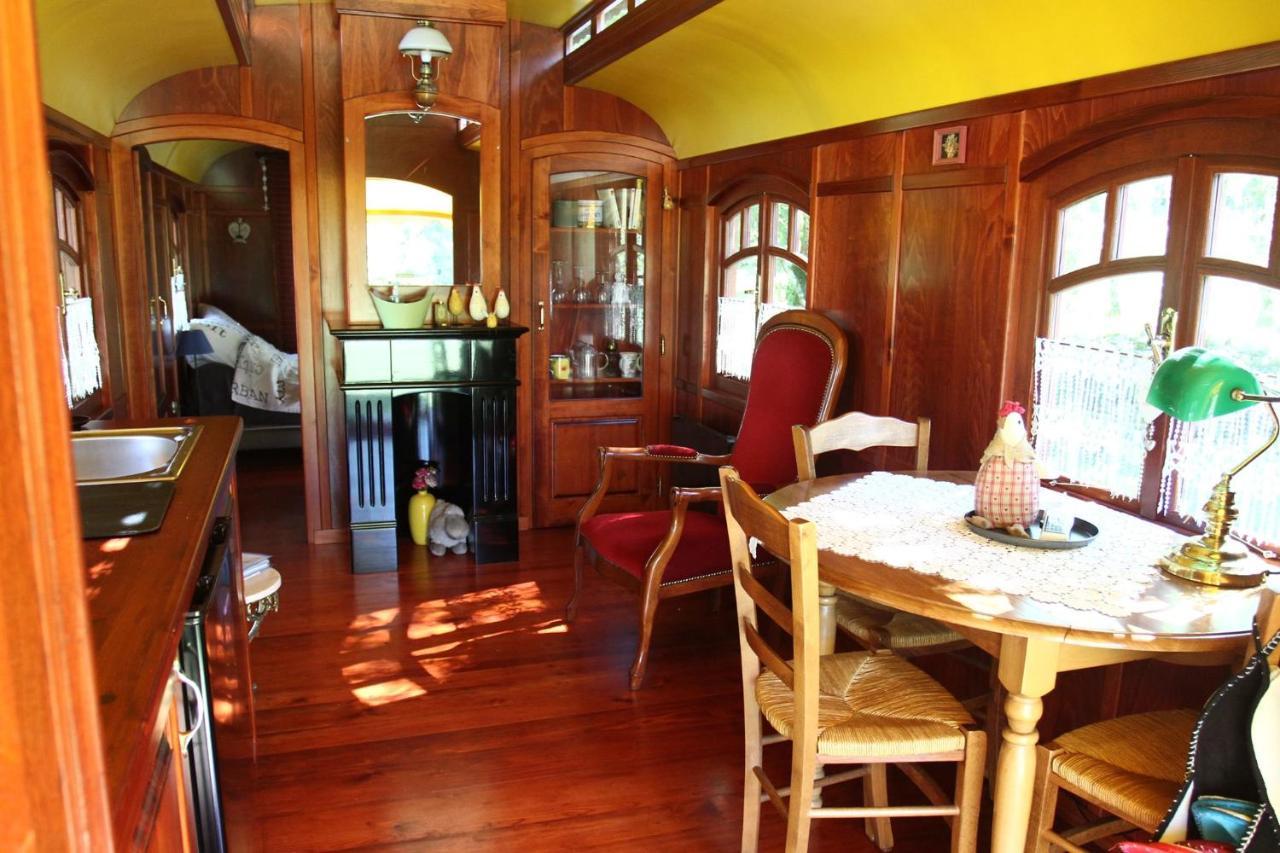 Les Roulottes Du Lot Bed & Breakfast Gramat Dış mekan fotoğraf