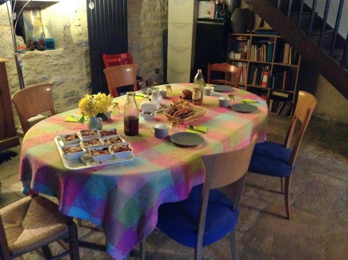 Les Roulottes Du Lot Bed & Breakfast Gramat Dış mekan fotoğraf